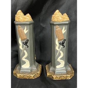 Vintage SAC SHERLOCK HOLMES Chess Pieces 2 Towers Hand Painted Replacements 3.5"